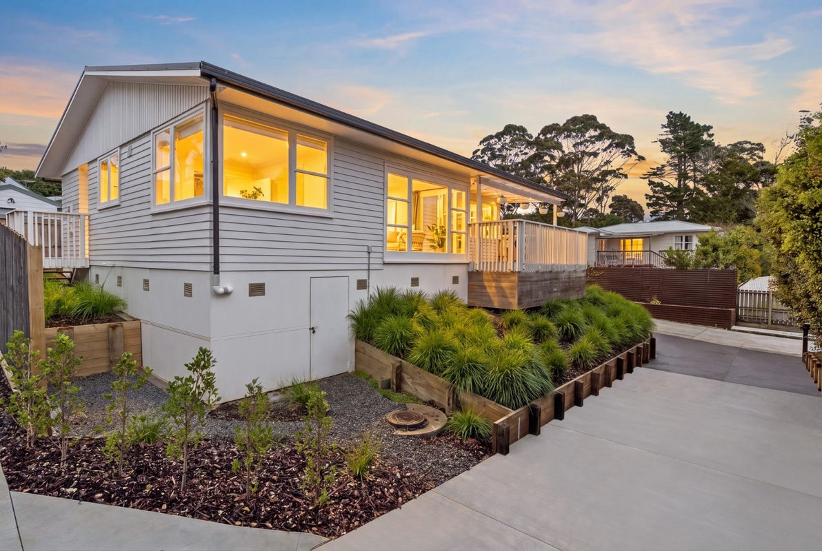 44 Melba Street, Beach Haven, Auckland - Carousel 1