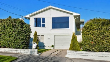 31 Arrow Crescent, Holmes Hill, Oamaru - Carousel 1