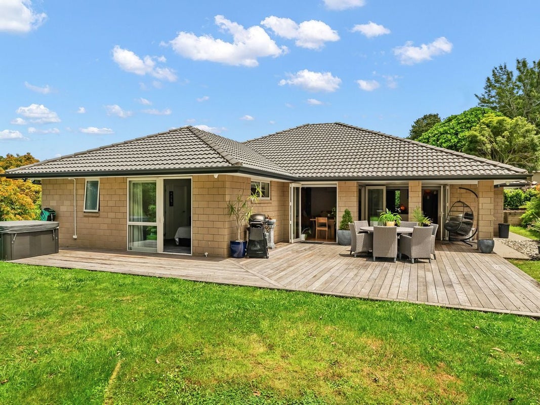 44 Brenda Gardner Way, Whangarei - Carousel 1