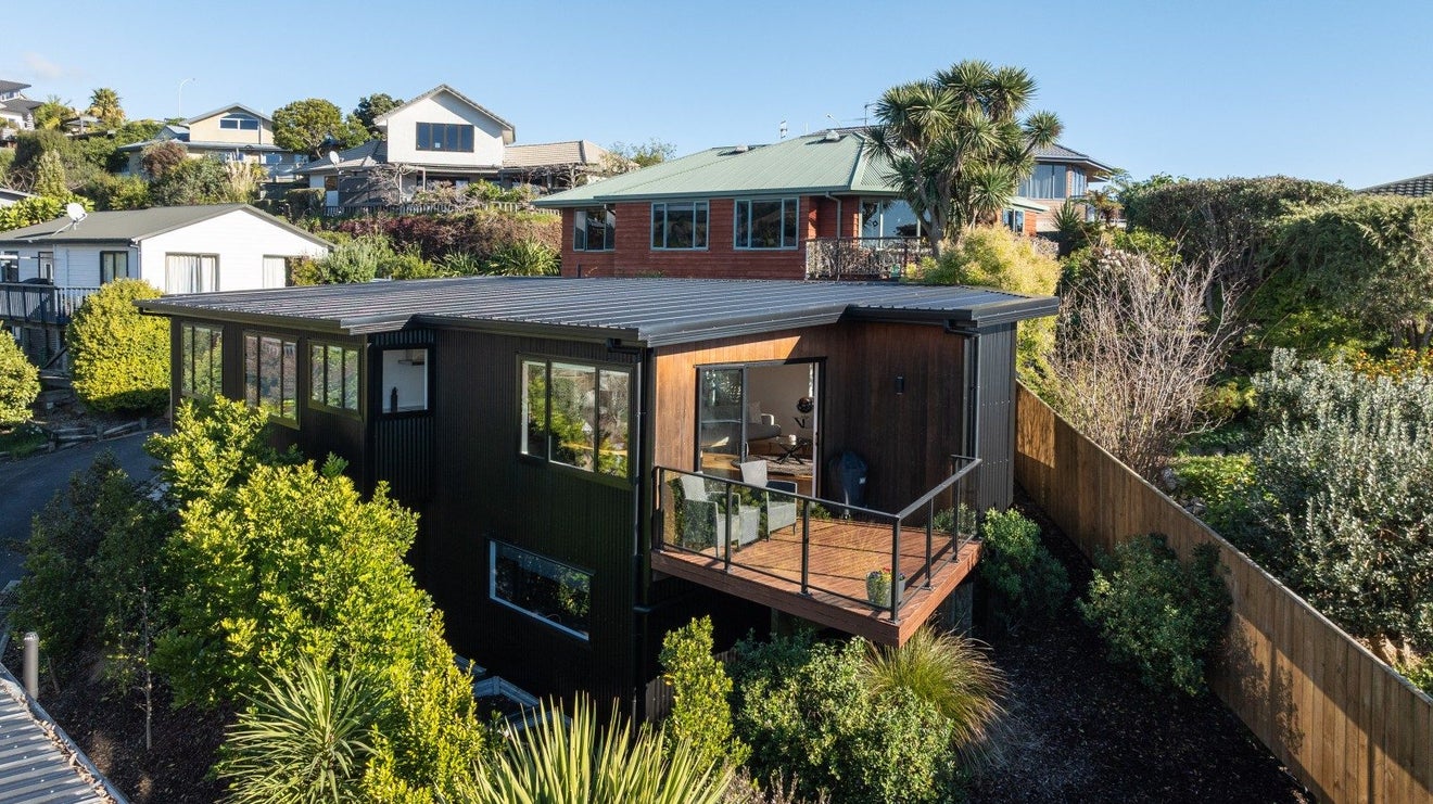 8 Calamaras Street, Enner Glynn, Nelson - Carousel 1