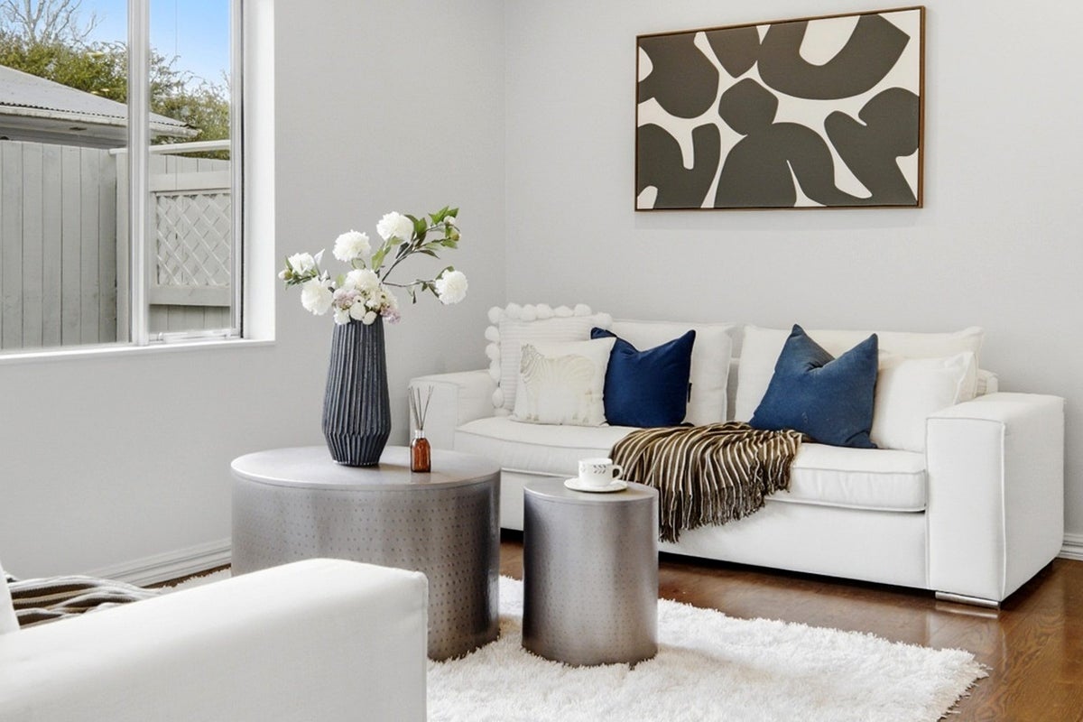 29A Peach Road, Glenfield, Auckland - Carousel 2