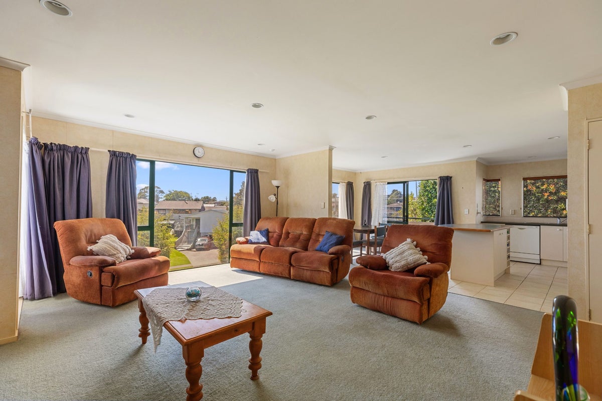 6 Hairini Street, Hairini, Tauranga - Carousel 2