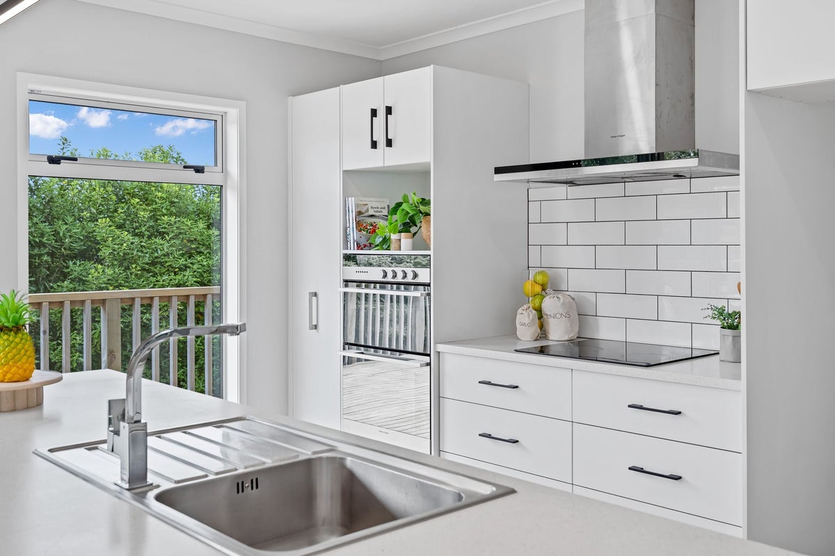 11 Provisional Drive, Kamo, Whangarei - Carousel 21