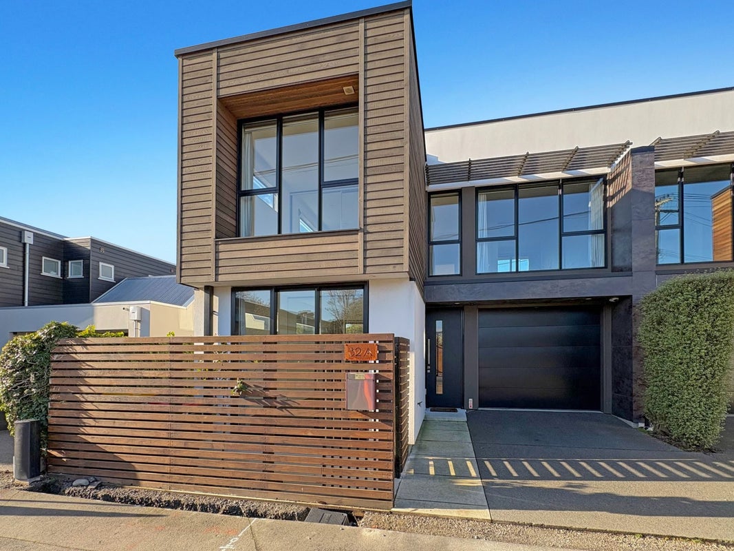 32A Hewitts Road, Merivale, Christchurch - Carousel 1