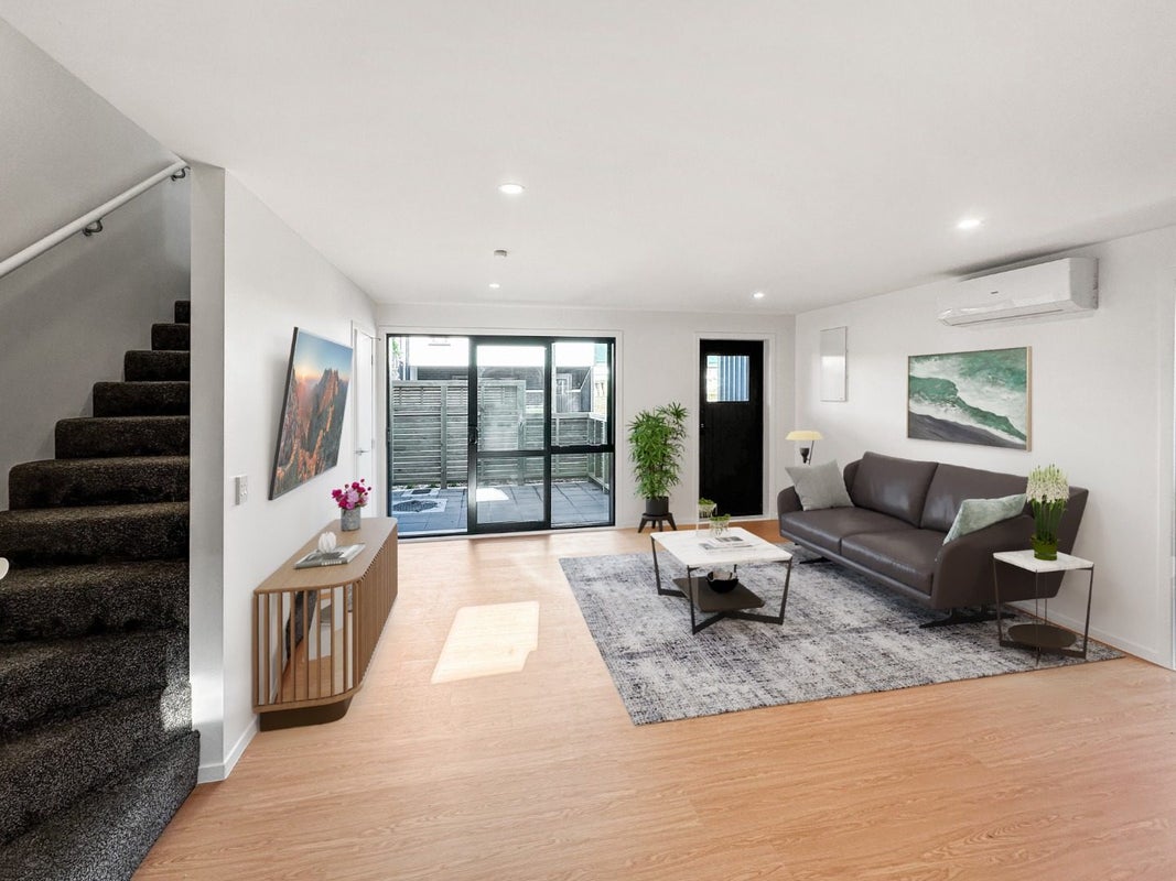 2/8 Victoria Street, Ebdentown, Upper Hutt - Carousel 2