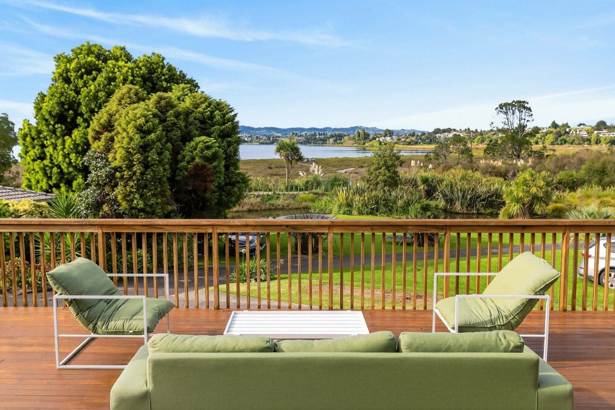13 Coach Drive, Otumoetai, Tauranga - Carousel 1