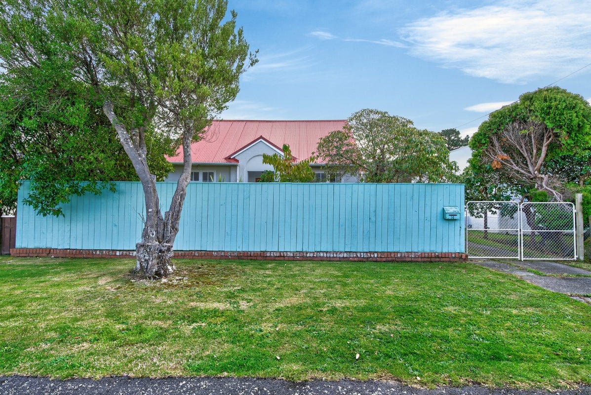 14 St James Avenue, Boulcott, Lower Hutt - Carousel 24