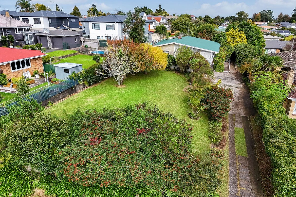 3 Holden Avenue, Forest Lake, Hamilton - Carousel 1