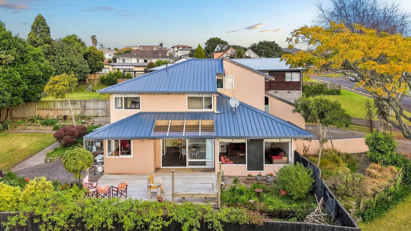 10 Rakaia Rise, Clover Park, Auckland - Carousel 1