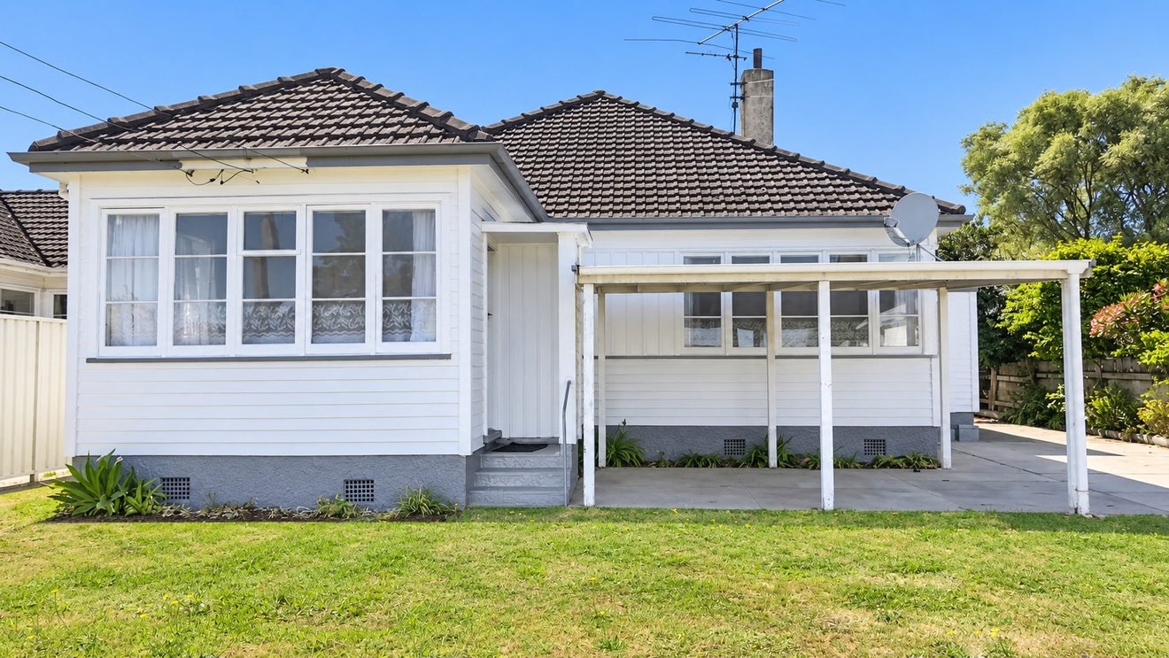 138 Stanley Road, Awapuni, Gisborne - Carousel 1