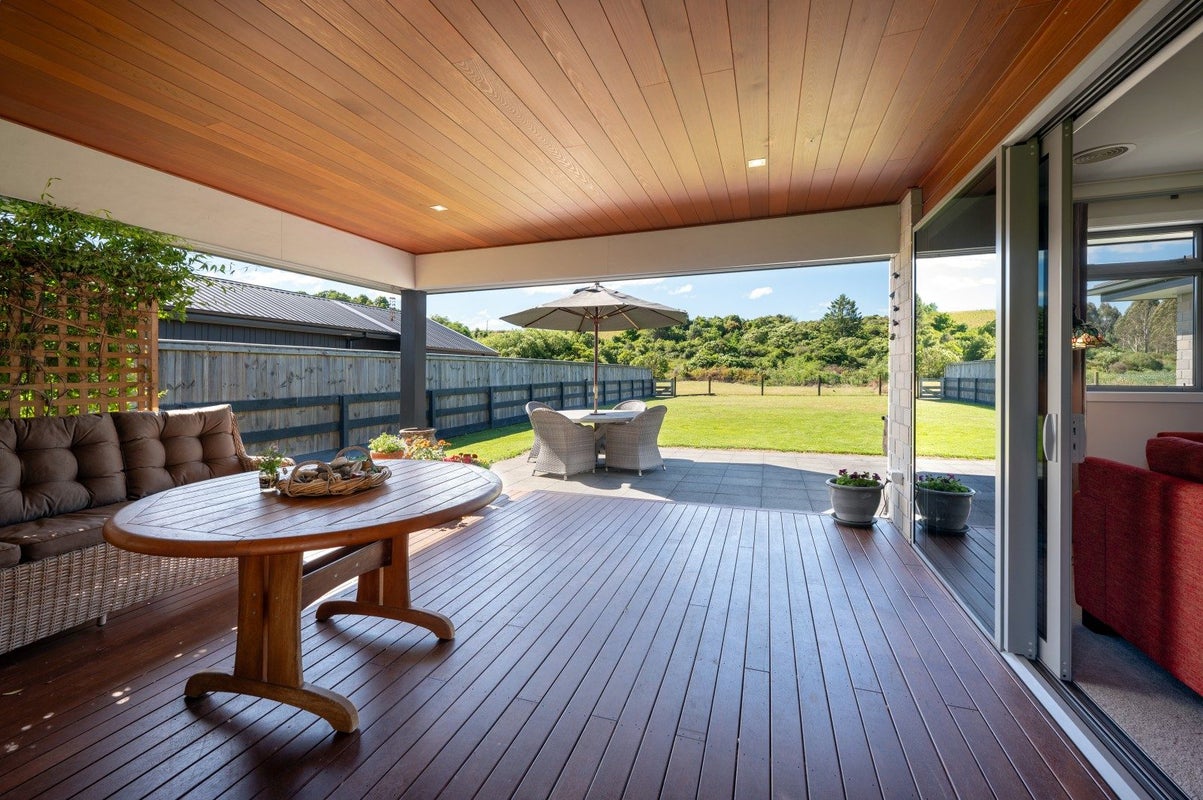 42 Montgomery Crescent, Kinloch, Taupo - Carousel 1