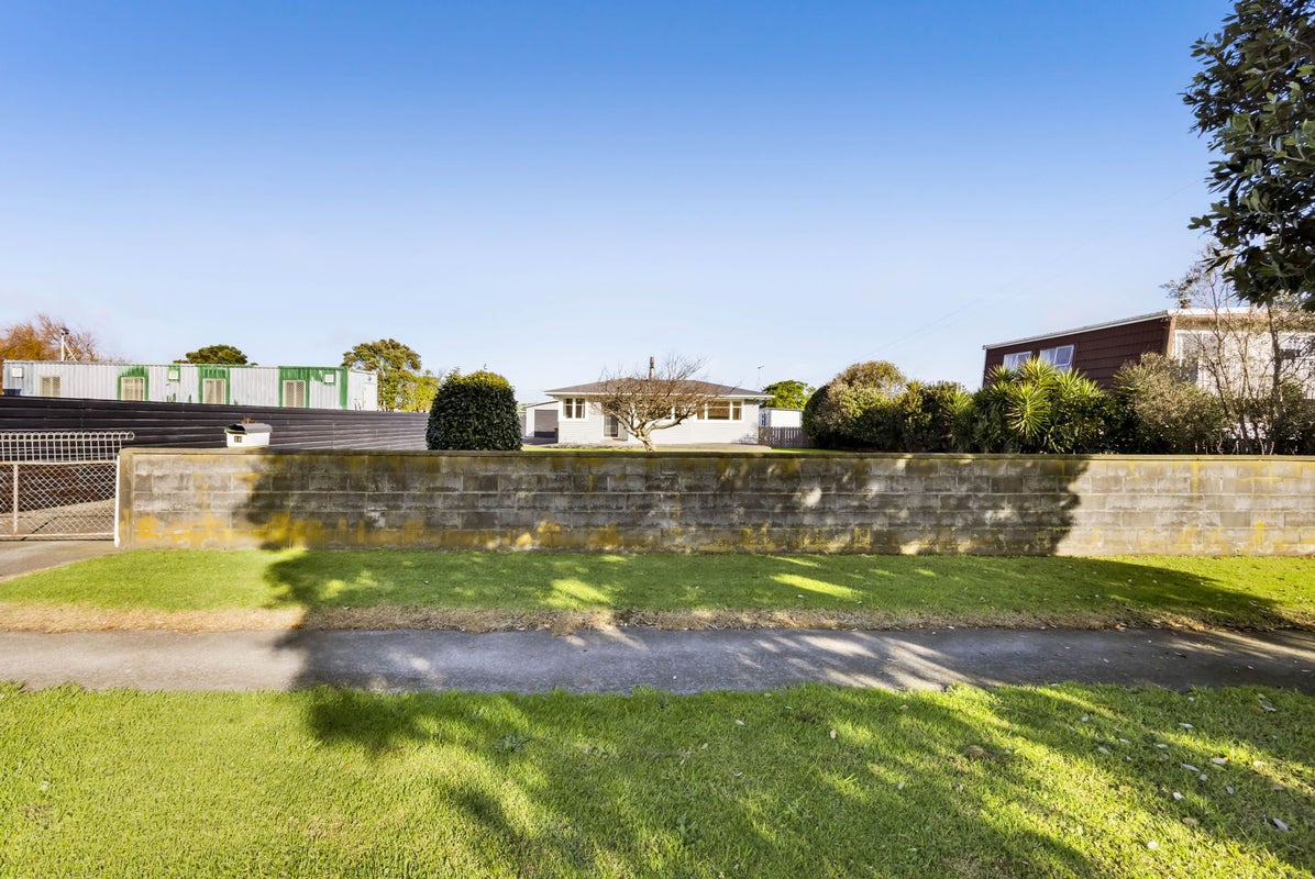 16 Riemenschneider Street, Manaia, Manaia - Carousel 27