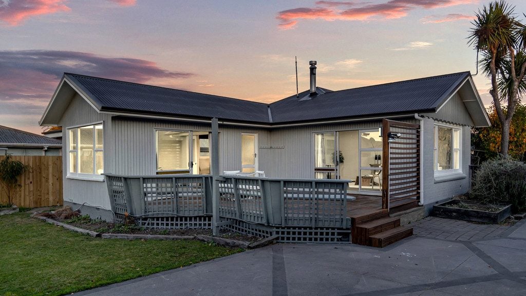 13 HEWLINGS ST, Shirley, Christchurch - Carousel 1