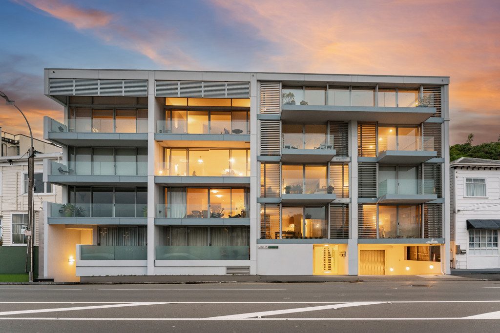 6/74 Oriental Parade, Oriental Bay, Wellington - Carousel 1