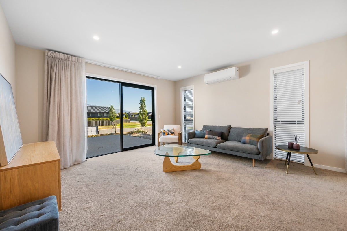 16 Woods Crescent, Cromwell, Cromwell - Carousel 2