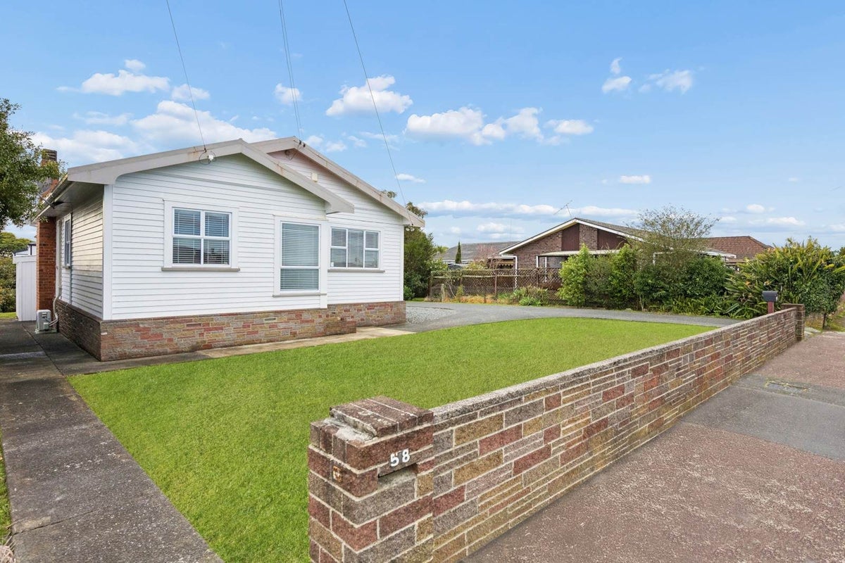 58 Donovan Street, Blockhouse Bay, Auckland - Carousel 1
