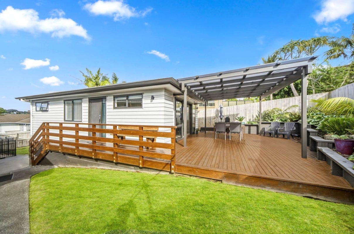 31 Oreil Avenue, West Harbour, Auckland - Carousel 1