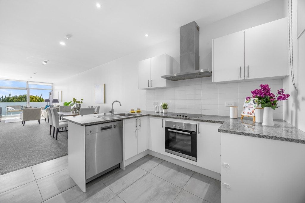 104/102 Pakuranga Road, Pakuranga, Auckland - Carousel 1