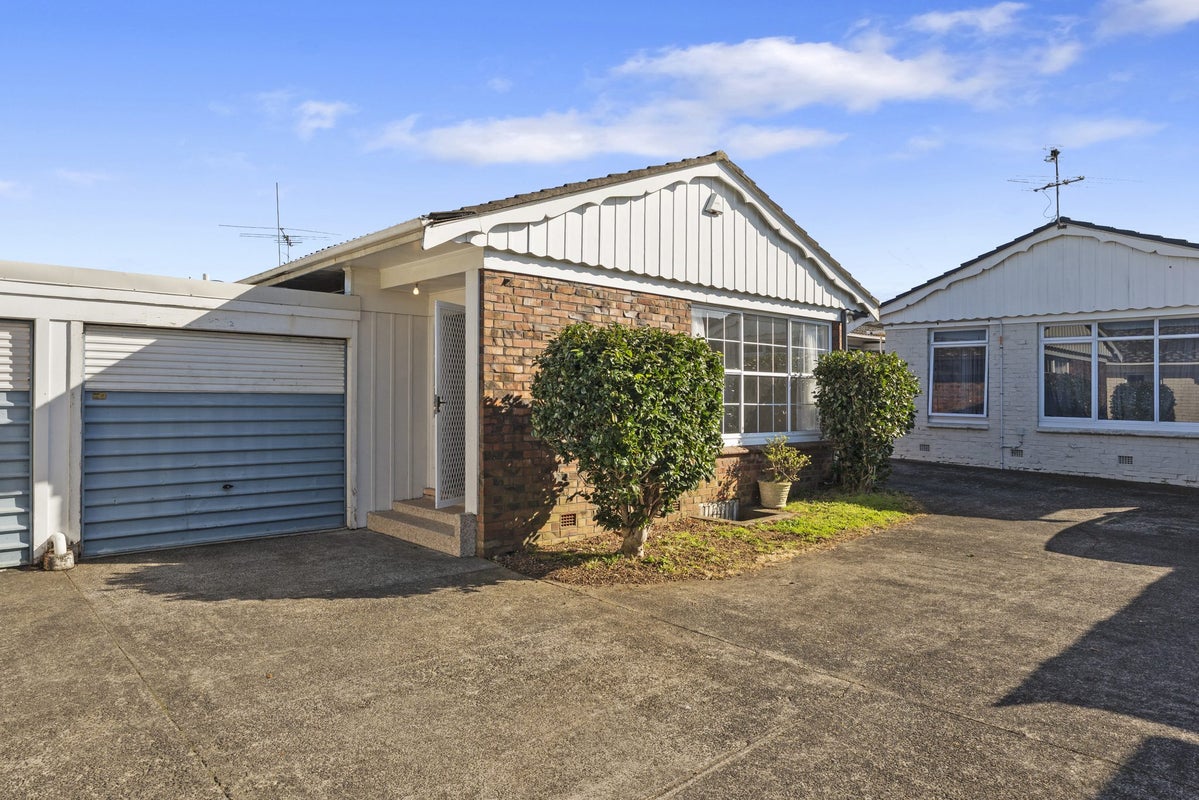 2/150 St George Street, Papatoetoe, Auckland - Carousel 1