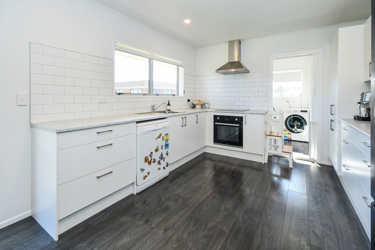 7 Jutland Road, Pukekohe, Pukekohe - Carousel 2