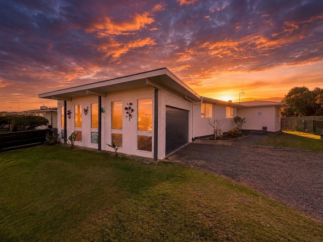 53 Herbert Avenue, Cloverlea, Palmerston North - Carousel 1