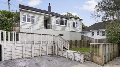 15 Aplin Terrace, Ngaio, Wellington - Carousel 1