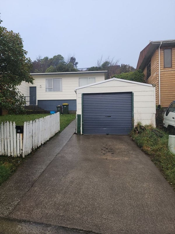 12 Tyrone Grove, Wainuiomata, Lower Hutt - Carousel 2