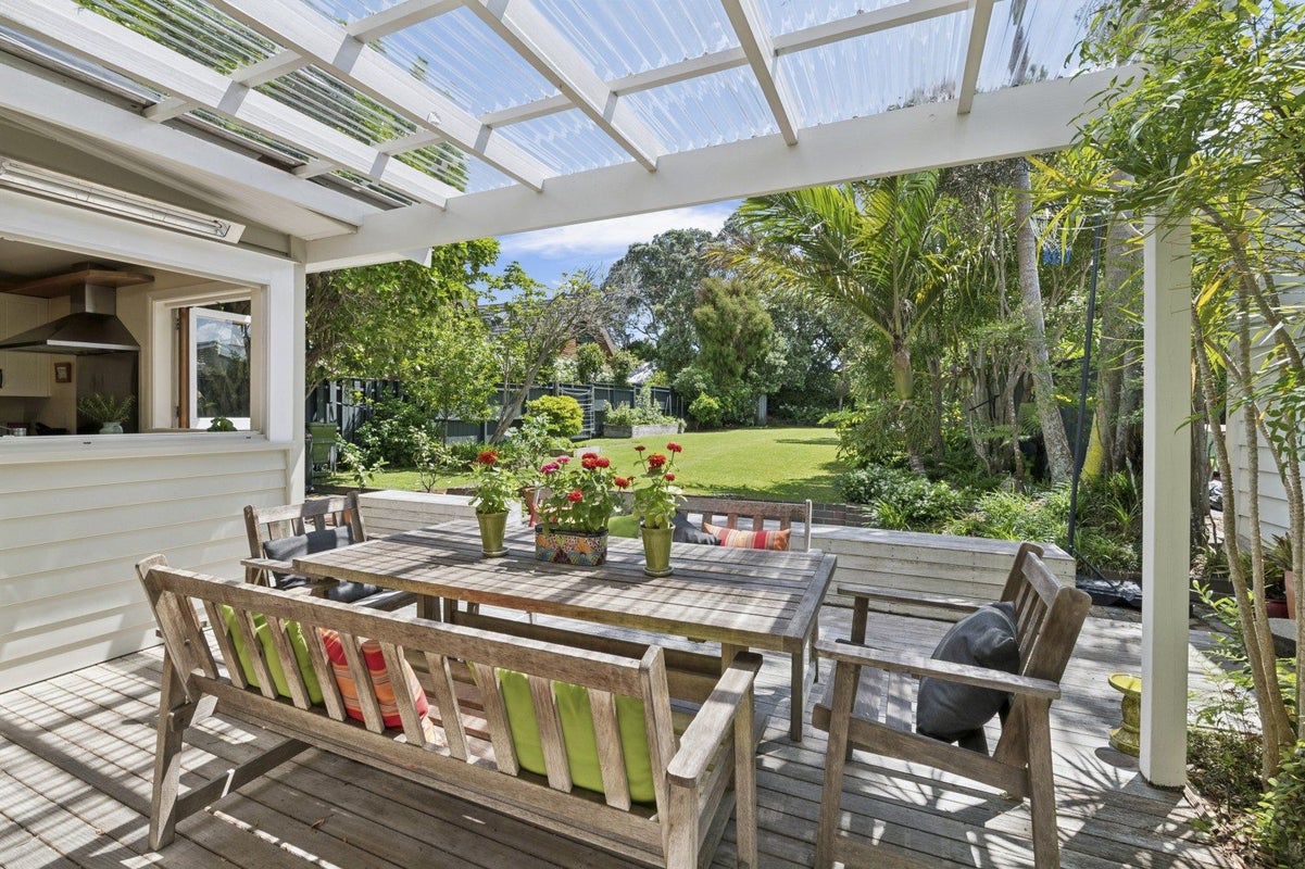 142 Queen Street, Northcote Point, Auckland - Carousel 1