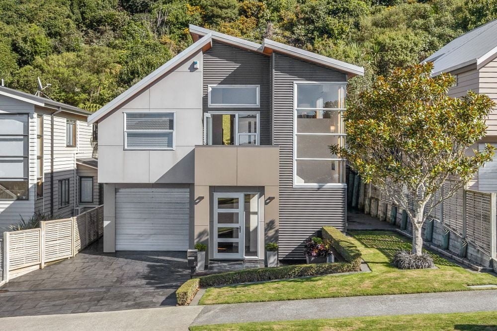 27 Waverton Terrace, Churton Park, Wellington - Carousel 1