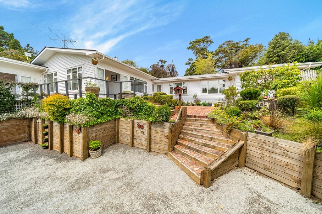 100A Plateau Road, Te Marua, Upper Hutt - Carousel 1