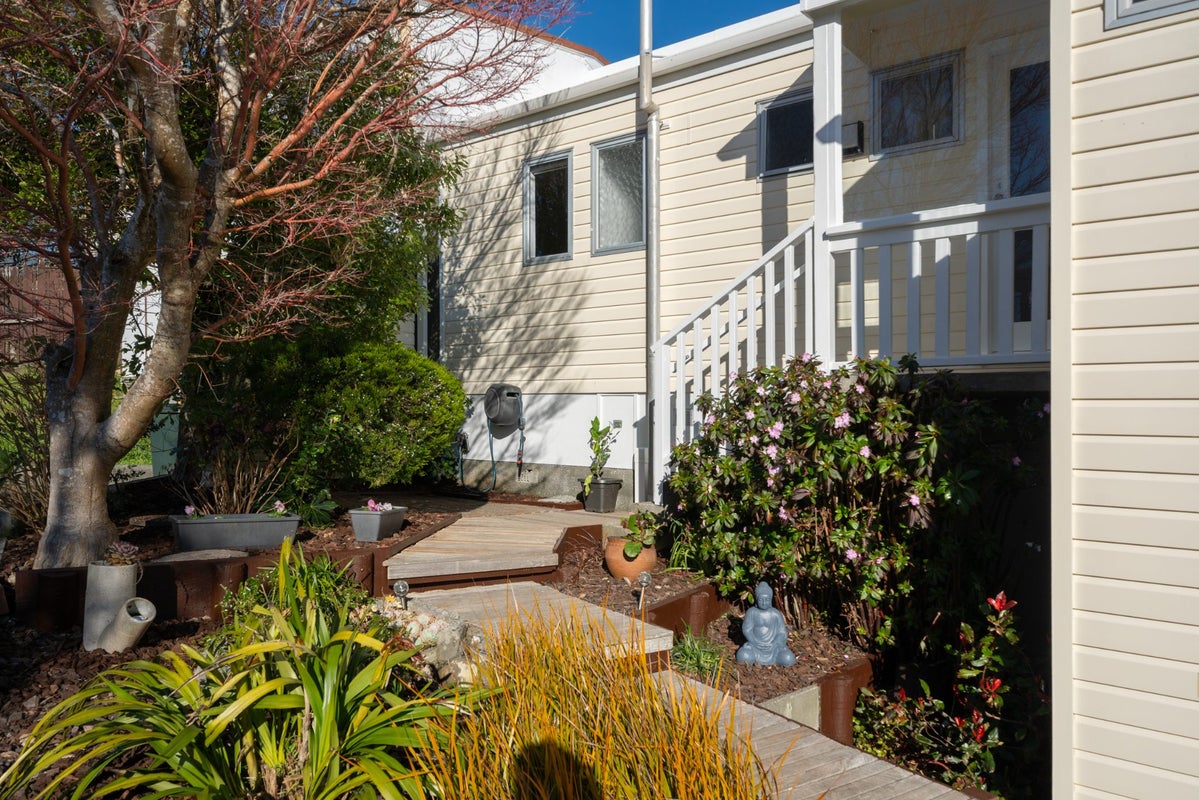 1/5 Kingsbridge Place, Newlands, Wellington - Carousel 1