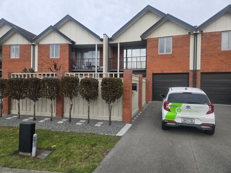 22 Henley Green, Northwood, Christchurch - Carousel 1
