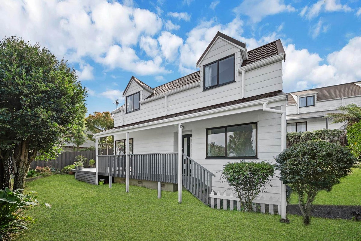 1/10 Amerce Place, Highland Park, Auckland - Carousel 2