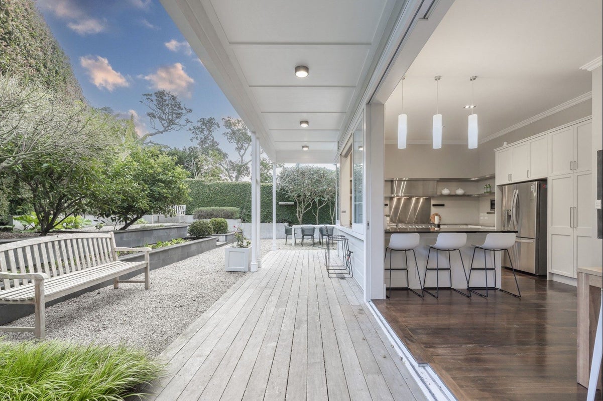 2 Tweed Street, Herne Bay, Auckland - Carousel 2