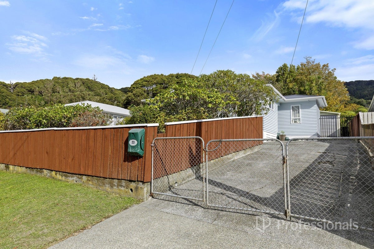 23 KARAKA ST , Wainuiomata, WAINUIOMATA - Carousel 21