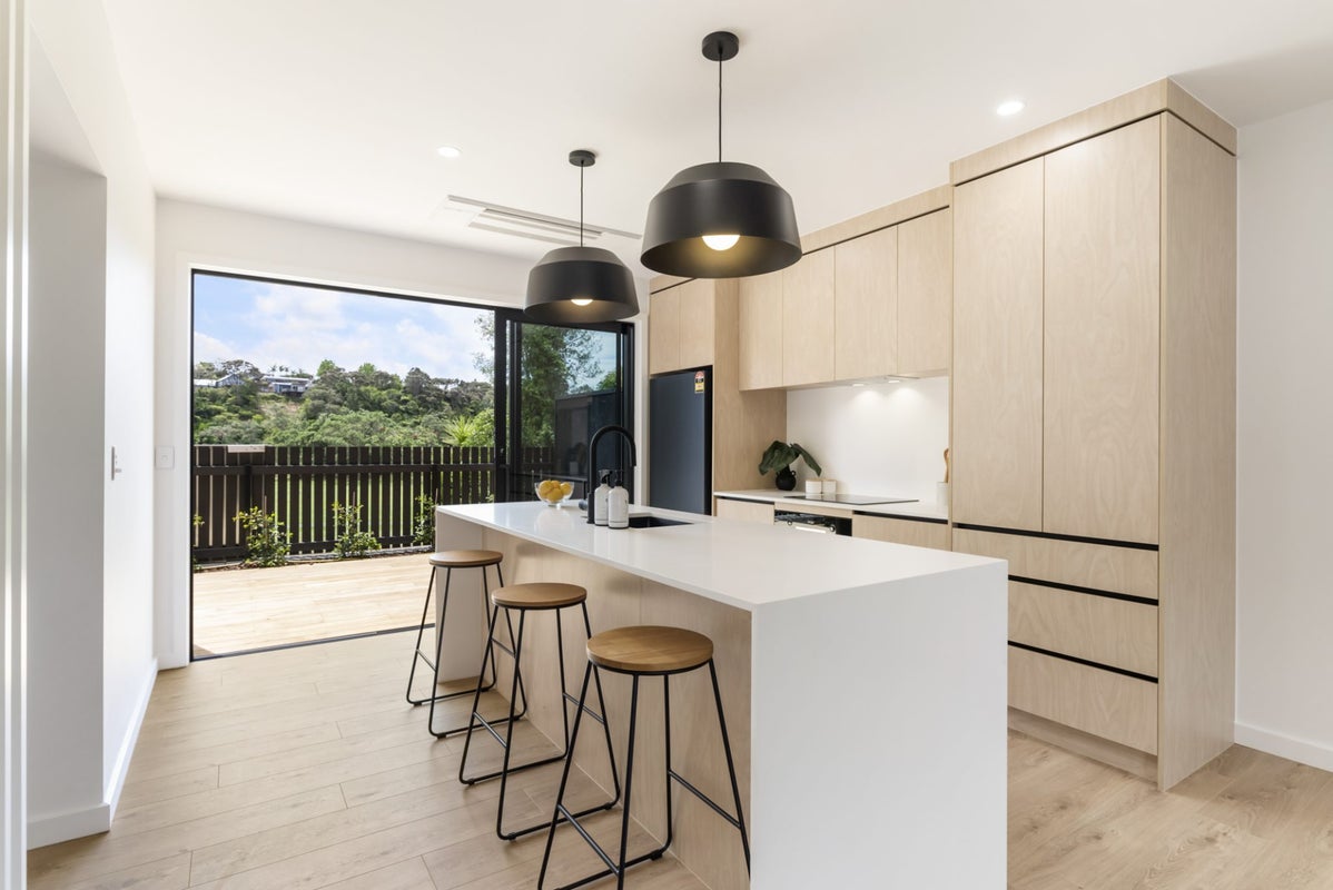 7/51 Taipari Road, Te Atatu Peninsula, Auckland - Carousel 1