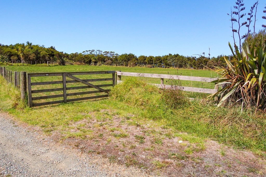 707 Settlement Road, Hakaru - Carousel 2