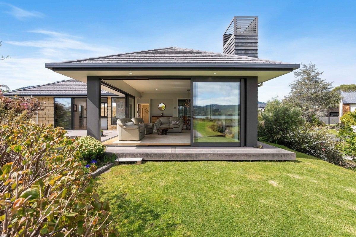 19 Ajax Head, Pauanui, Pauanui - Carousel 2