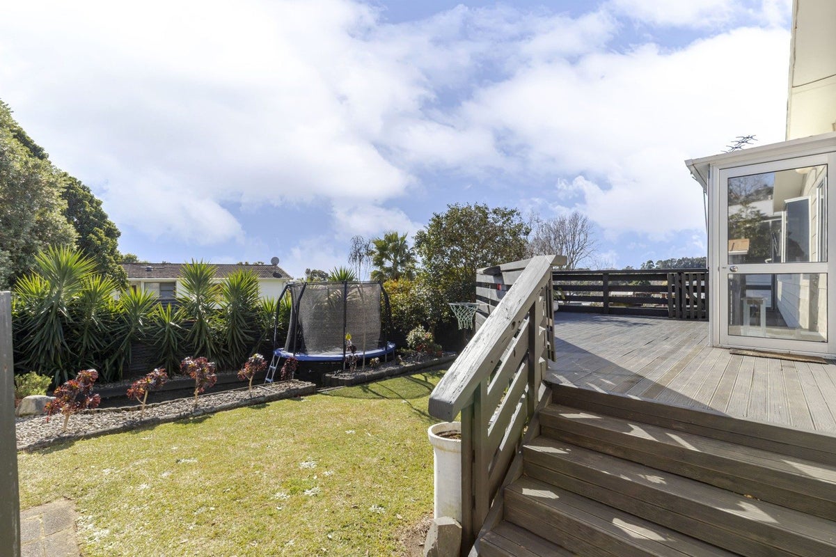 35 Riversdale Drive, Merrilands, New Plymouth - Carousel 2