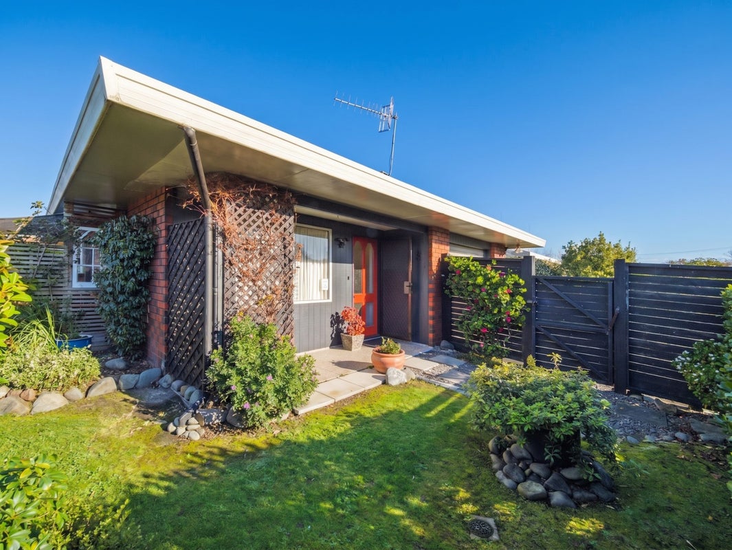 35 Cedar Crescent, Feilding, Feilding - Carousel 1