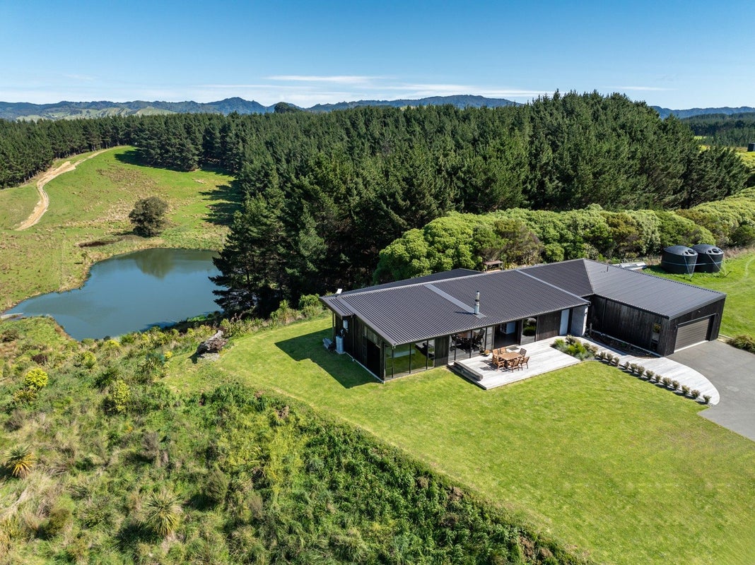 35 Tama Road, Riversdale Beach, Masterton - Carousel 18
