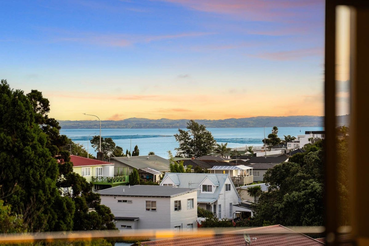 8/281C Hillsborough Road, Mount Roskill, Auckland - Carousel 1