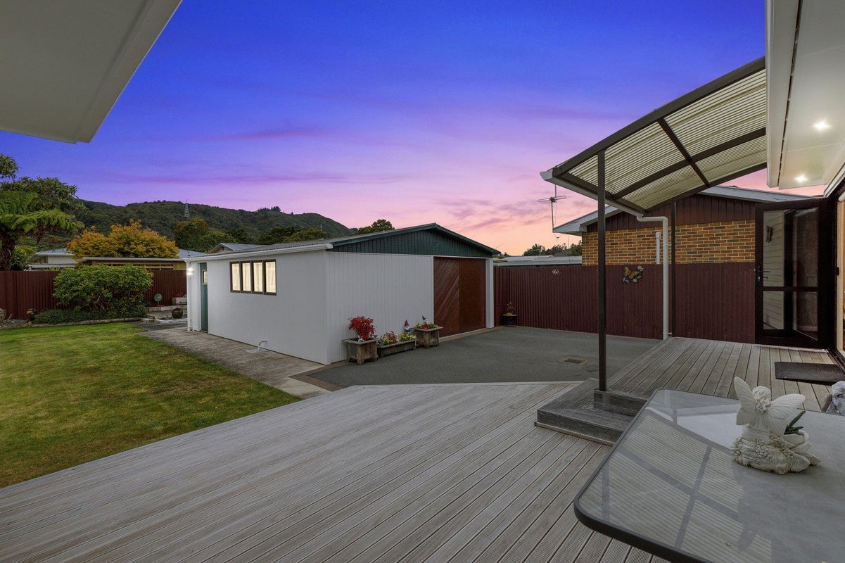 51 Bonnie Glen Crescent, Ebdentown, Upper Hutt - Carousel 2