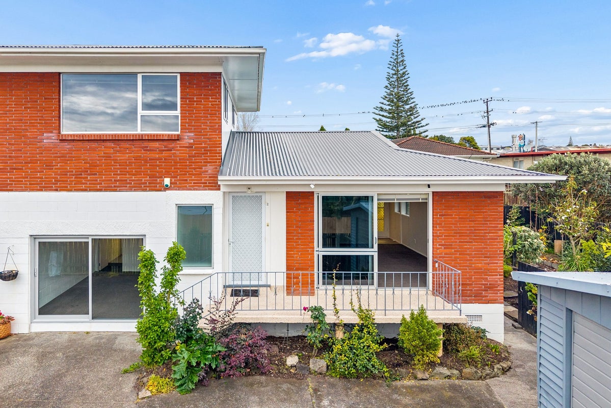 2/65 Butterworth Drive, Glendene, Auckland - Carousel 1
