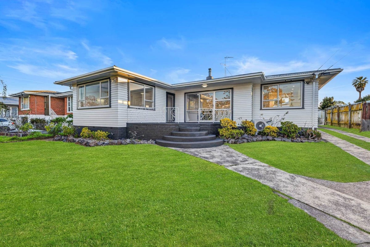 14 Mckean Avenue, Manurewa, Manukau City, Auckland - Carousel 2