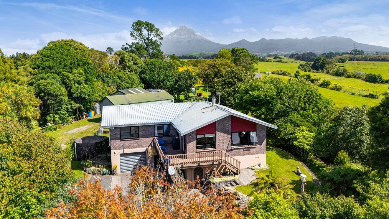 115 Alfred Road, Egmont Village, New Plymouth - Carousel 1