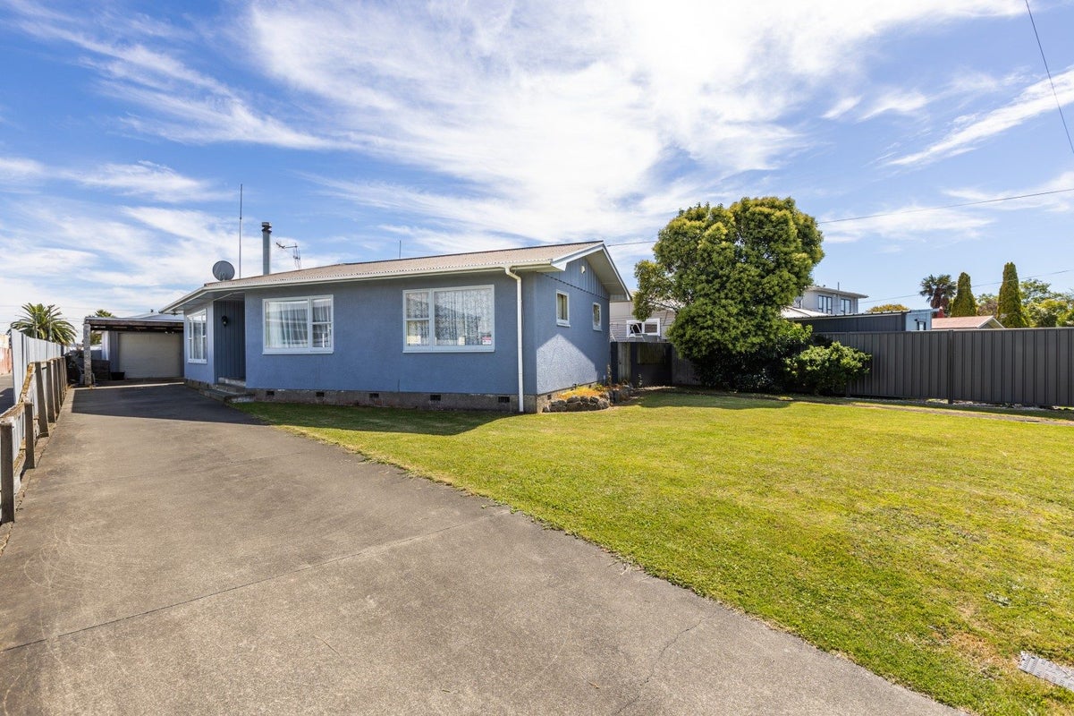 19 Oldham Avenue, Onekawa, Napier - Carousel 1