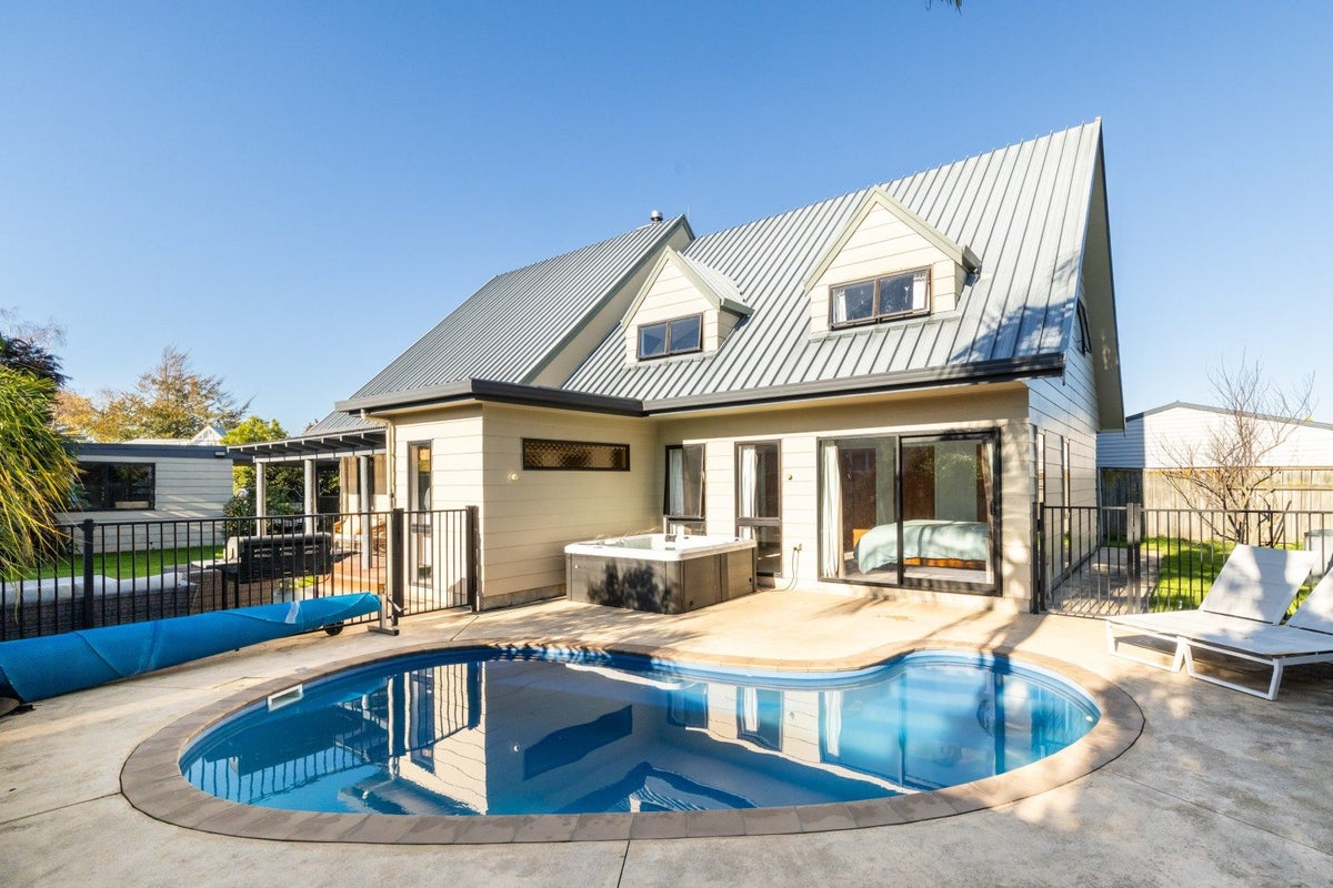 54 Gloucester Street, Greenmeadows, Napier - Carousel 1