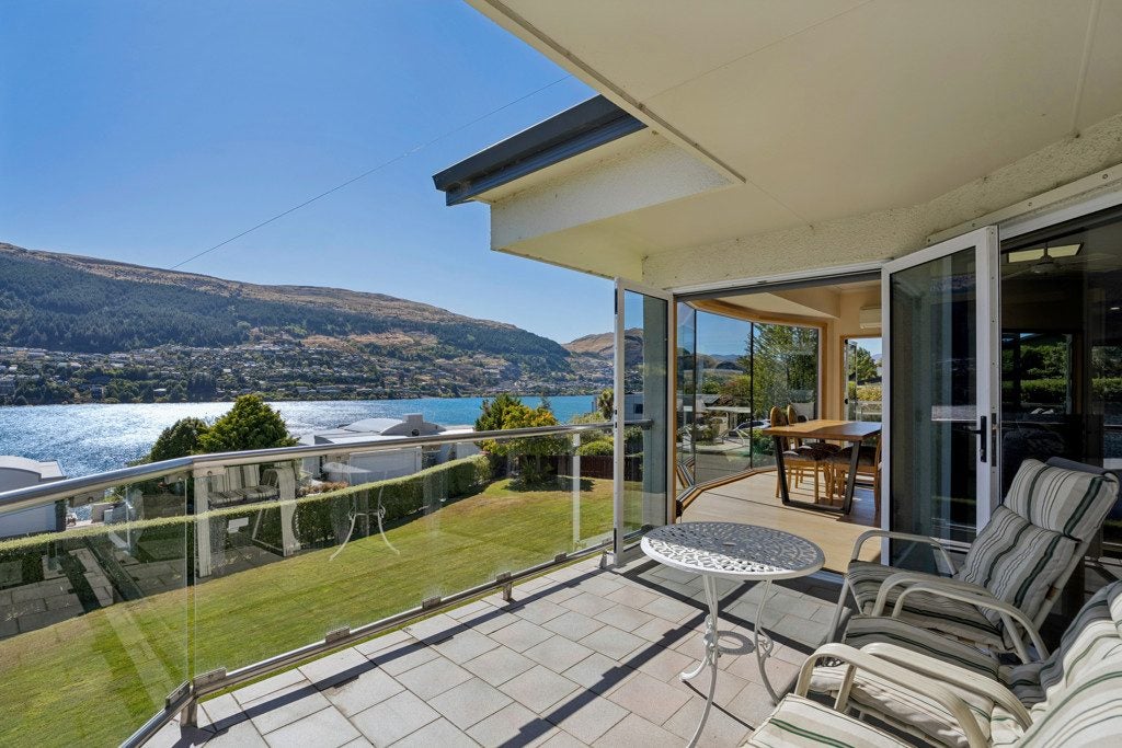 411 Peninsula Road, Kelvin Heights, Queenstown - Carousel 1
