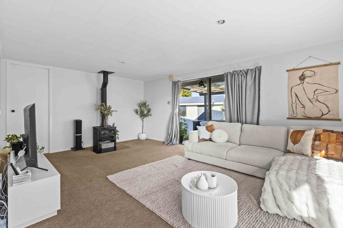 22 Symons Street, Parkvale, Hastings - Carousel 2
